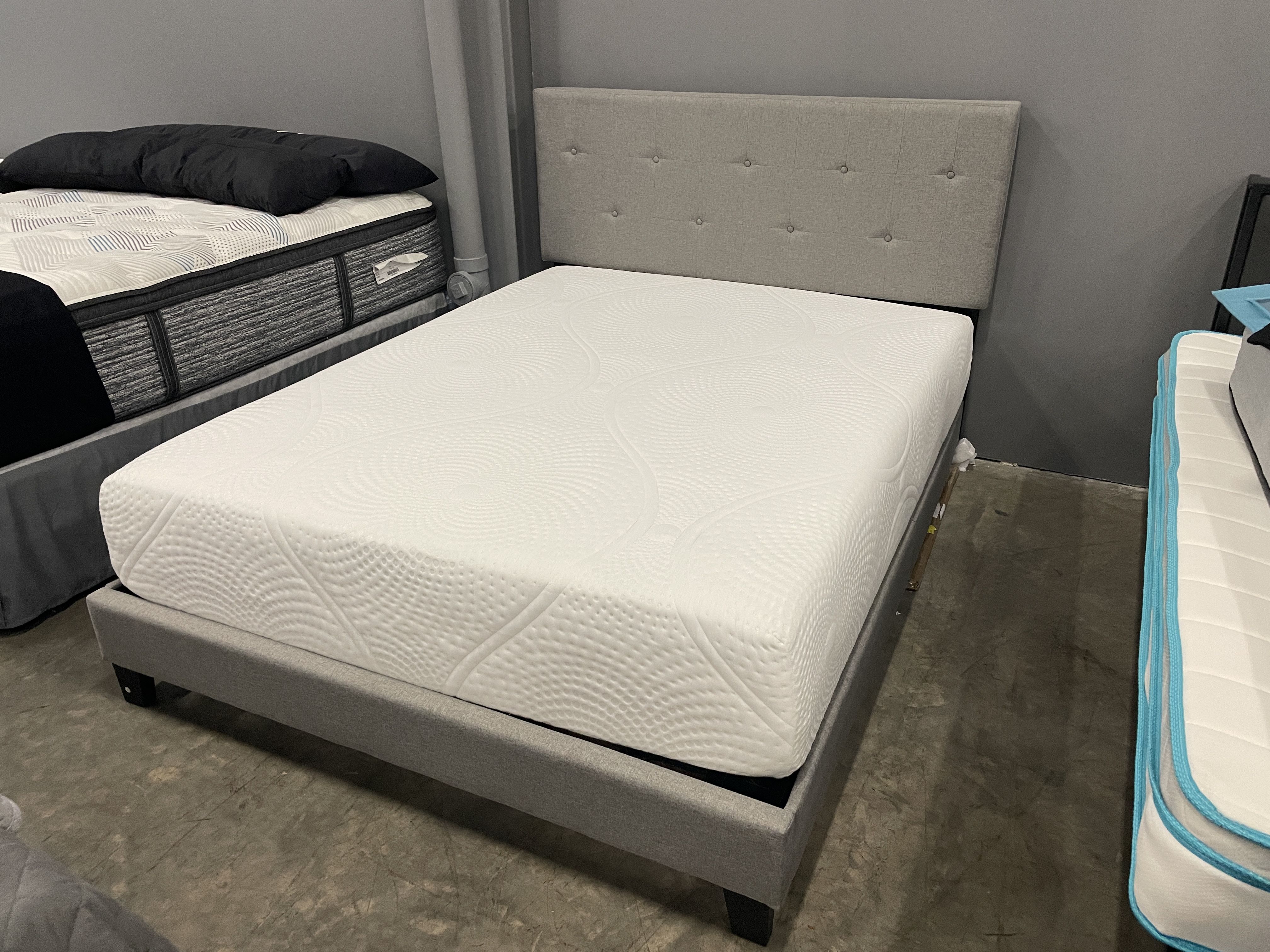 🔥 Floor Model Clearance – Cranberry Mattress Loft 🔥