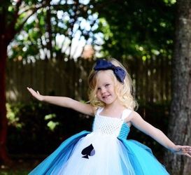 Alice and wonderland tutu outfit or costume