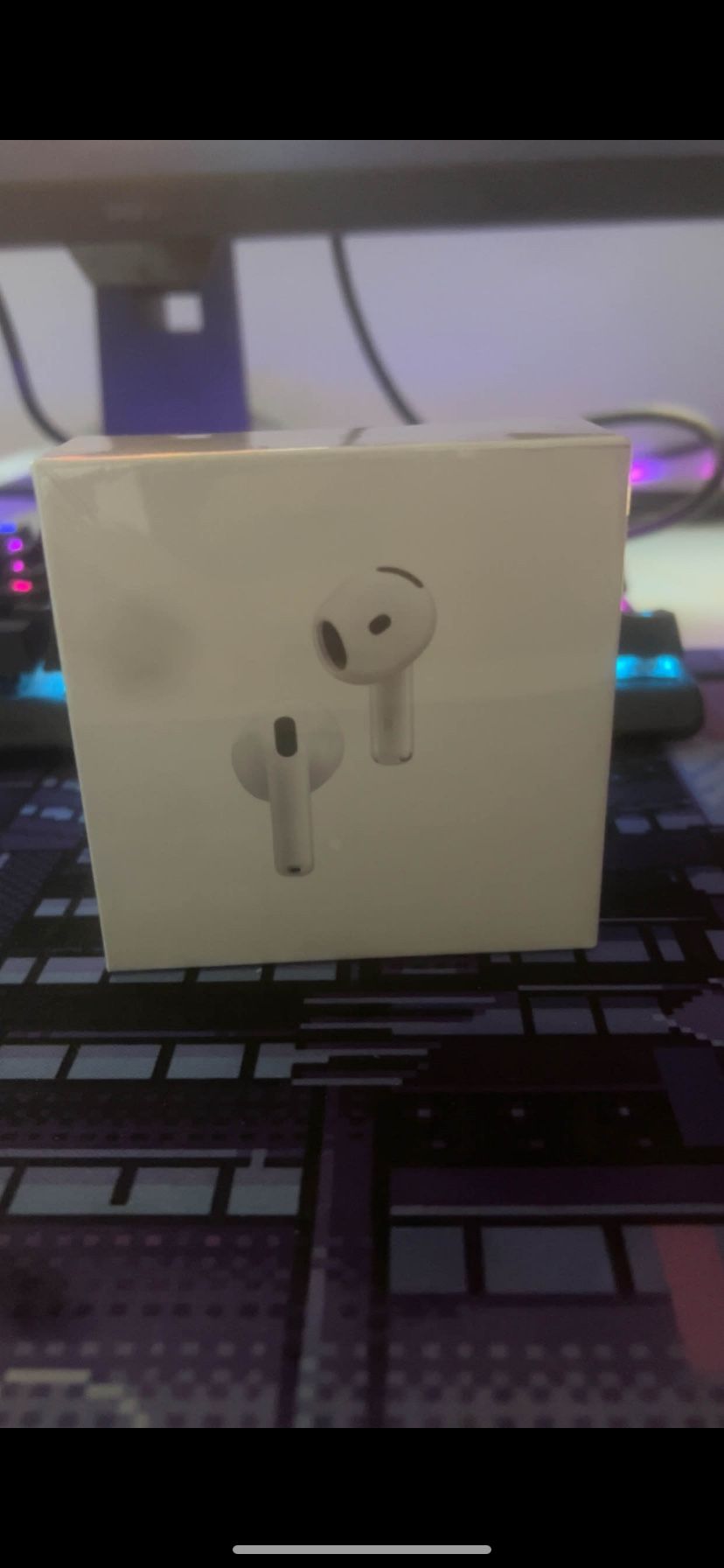 *SEALED* Earpods Gen 4