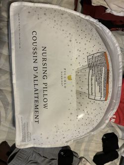 Feeding Pillow 
