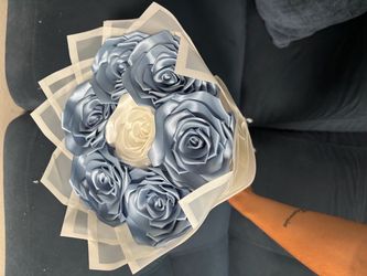 National boyfriend’s eternal bouquet