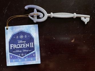 Disney Frozen II Snow Queen Key with Tag UK