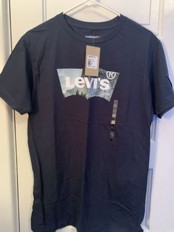 Levi’s T-shirt