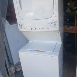 Ge 3.4 Cubic Washer And Dryer Combo Like Knew