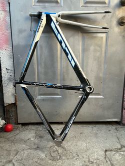 Fuji,carbon fiber frame,fixie,bike frame