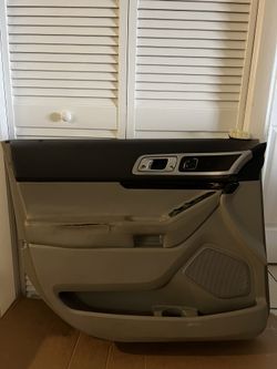 Explorer 2011-15 Driver Side Door Panel