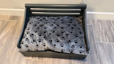 Medium Wooden Dog Bed Frame w/ Pull-Out Food & Water Bowls – Charcoal Gra
