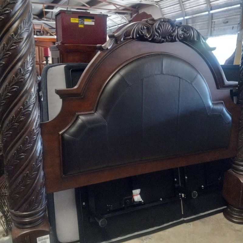 King Canopy Bedroom Set By Ashley Northshore