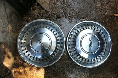 '75 to '77 Oldsmobile Cutlass 15" Hubcap Wheel Cover - USED (Set of 2)