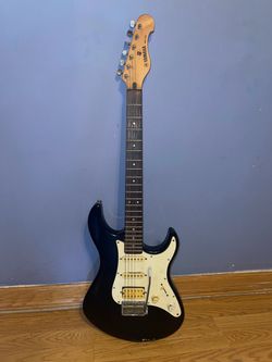 Yamaha EG112 Electric Guitar