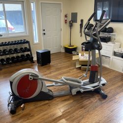 Free motion 500 Rear Drive Elliptical 