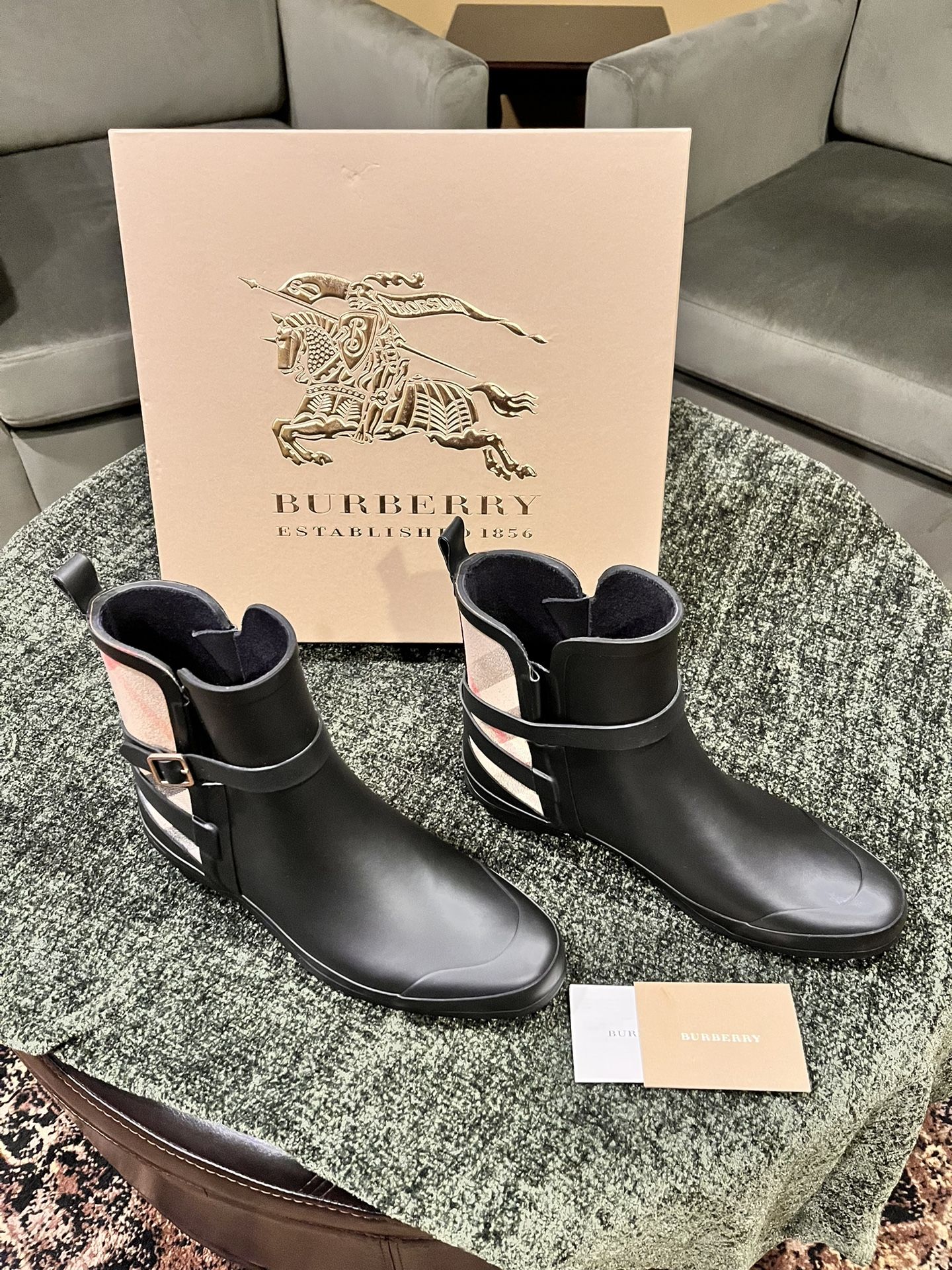 Authentic Burberry Boots Size 9