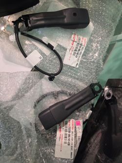 18-24 CAMRY LEFT / RIGHT FRONT DRIVER SEAT BELT BUCKLE
