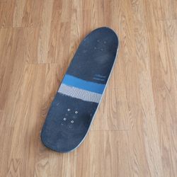 Loaded Carver Bolsa  Surfskate Skateboard deck only no wheels 31". Used 
some scratches. Please see photos for details. Weight 3lb plus shipping 
mate