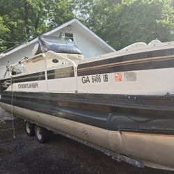 2002 CRESTLINER 20'