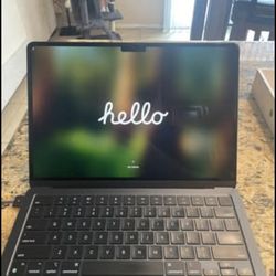 13.6 Inch MacBook Air M2 Chipper