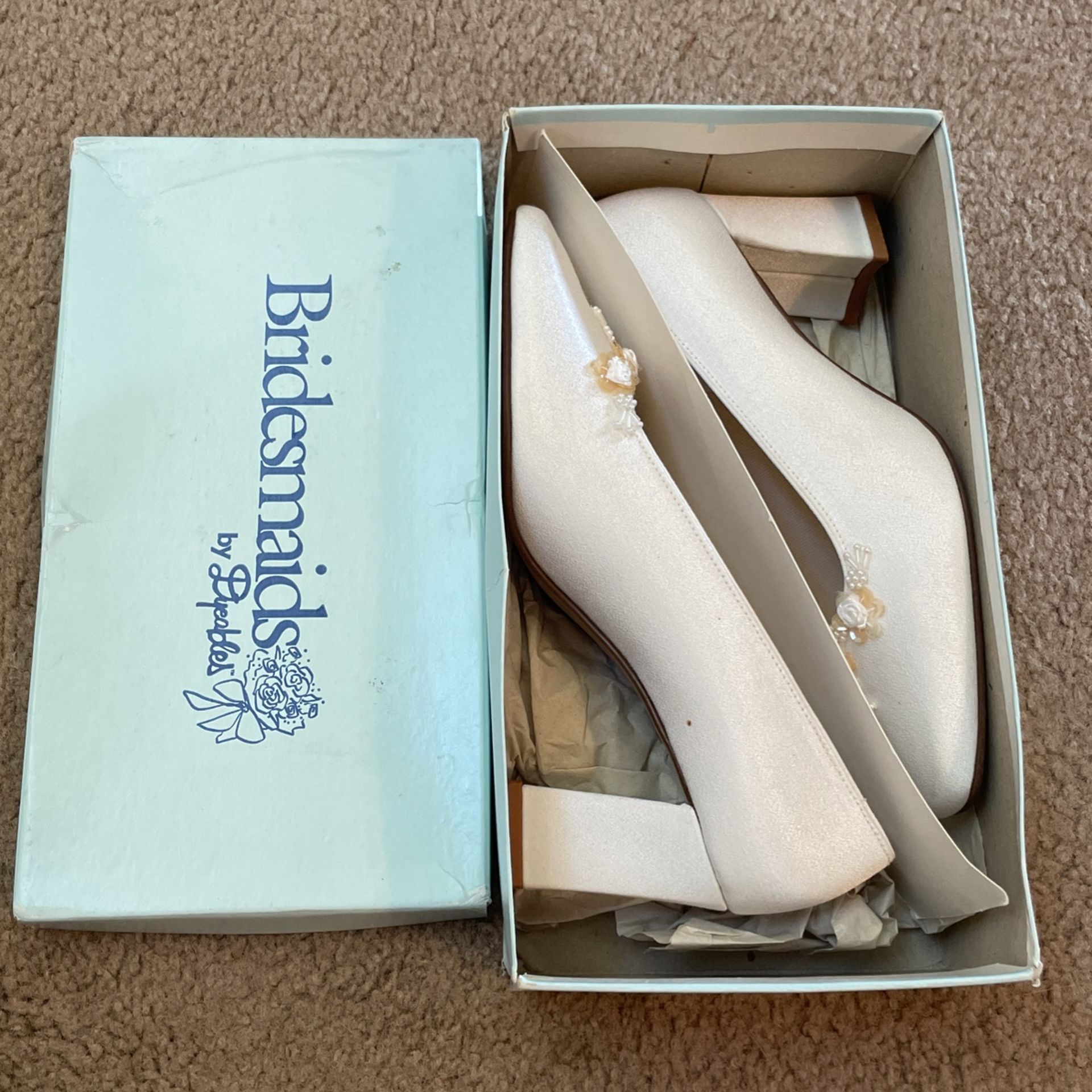 Bridesmaids By Dyeables Size 8 White Shoes