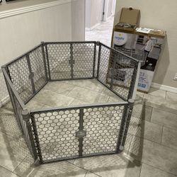 Large Play Yard / Pet Fence