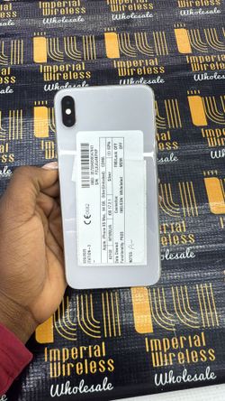 Apple iPhone XS Max – 64GB (White | Phone Only)