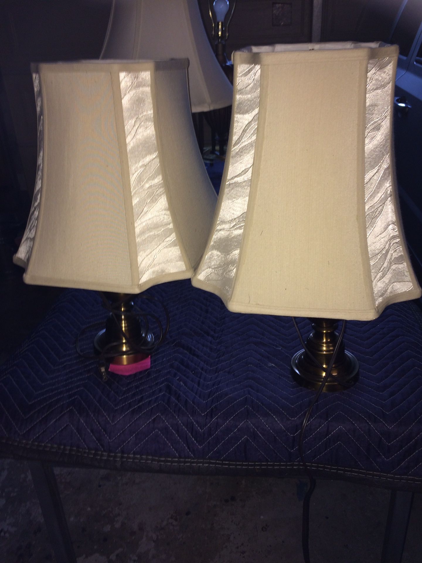 2 brass table lamps