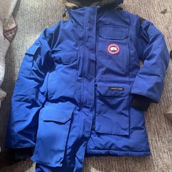 Blue Canada Goose Expedition Size M/M