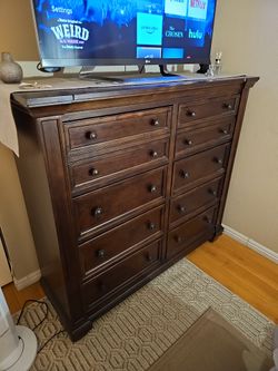 Tall Chest Of Drawers 