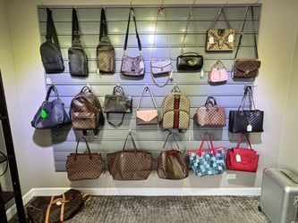 Assorted handbags