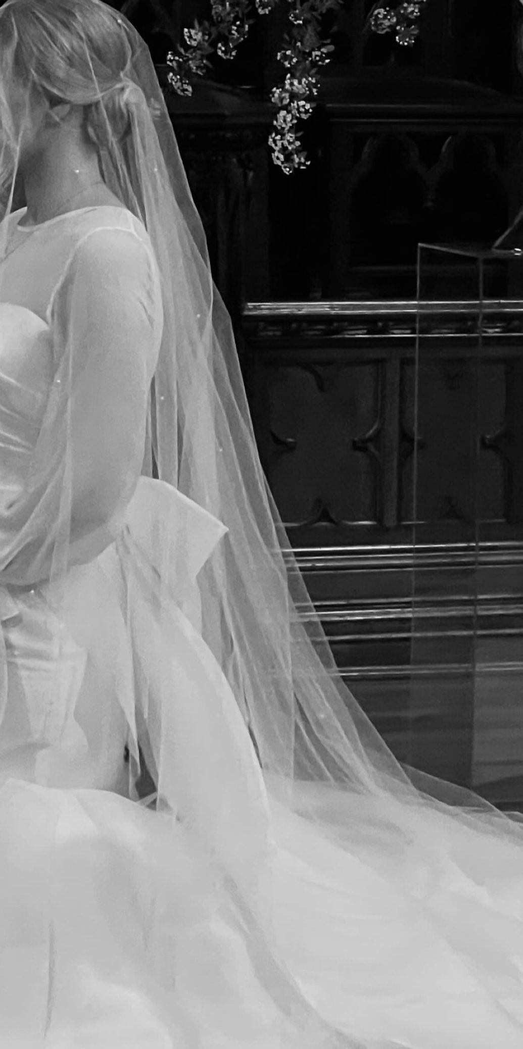 Minimal pearl Wedding Veil