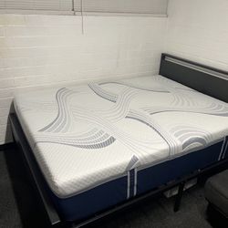 Great Queen Mattress Like New! Avail. Jan 8th.Costco Novaform