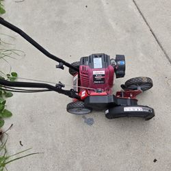 Troy-Bilt TB516 EC edger