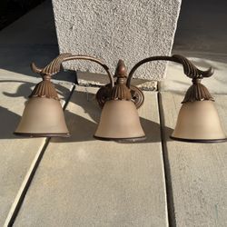 3-Light Bathroom Vanity Light – Oil Rubbed Bronze – Frosted Glass Shades