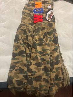 Selling my bape barley used