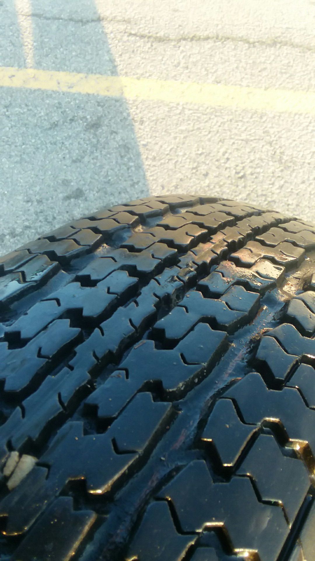 Trailer tire 225/75 R15