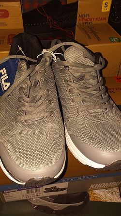 Fila color gris size 9 de hombre sin caja son nuevos precio 18