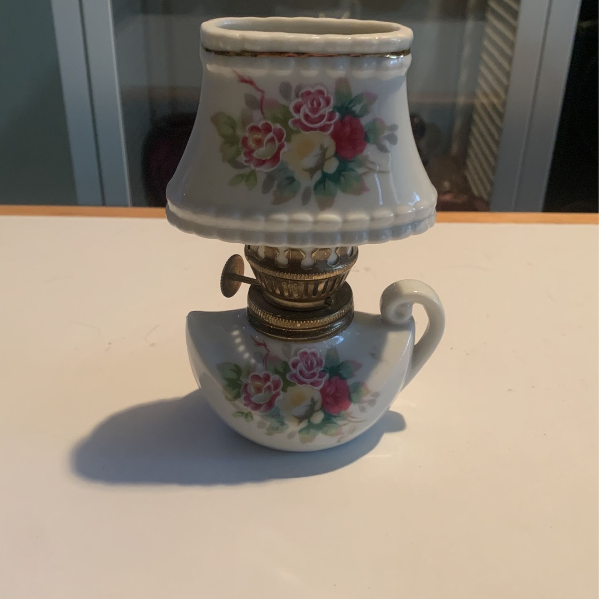 VINTAGE PORCELAIN OIL LAMP WITH SHADE GENIE ALADDIN STYLE 6”Tall