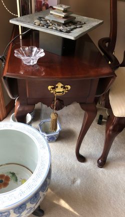Hooker drop leaf end table
