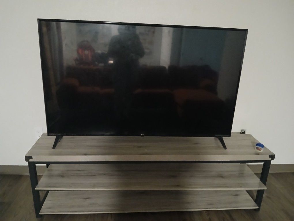 LG T.V