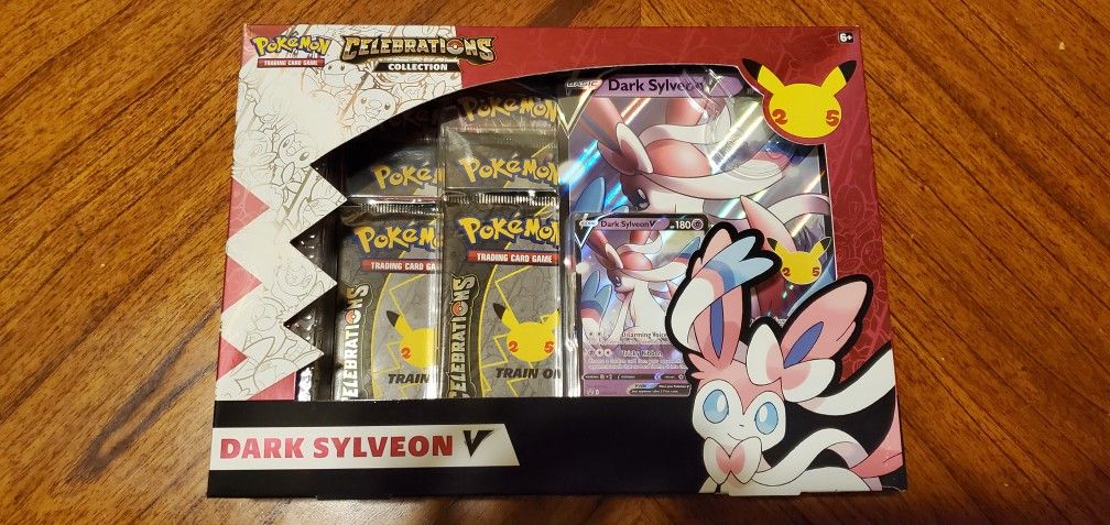 Pokémon TCG: Celebrations Collection (Dark Sylveon V)