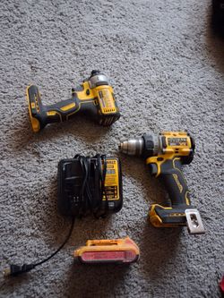 🔨 DeWalt 20V XR Brushless Drill & Impact Set – Charger + Battery