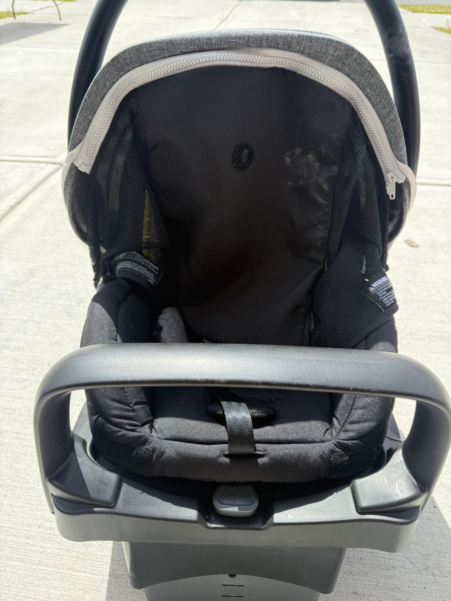 EvenFlo Infant Carrier With Detachable Sunshade
