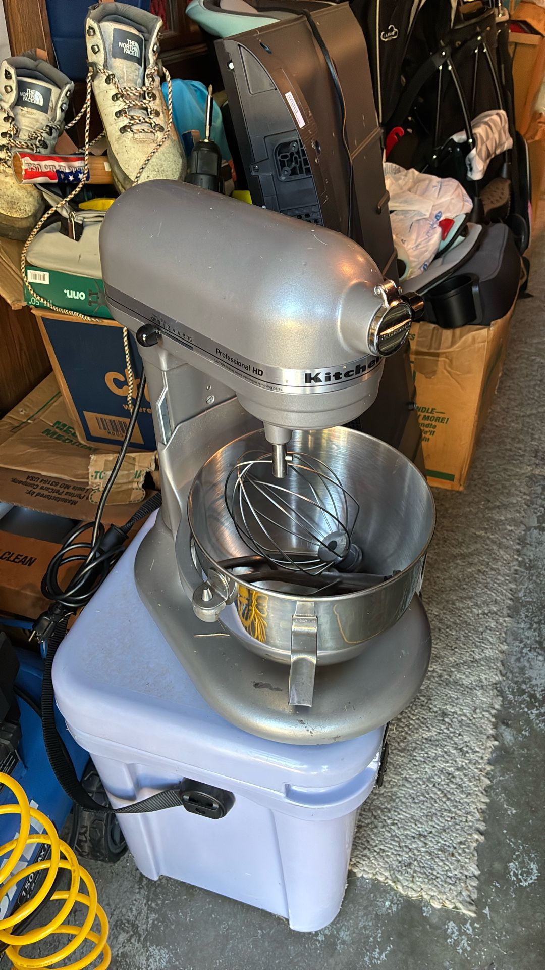Kitchen-Aid Mixer