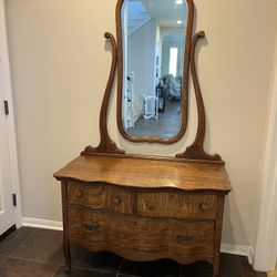 Antique Oak Dresser with Mirror – Beautiful Vintage Piece