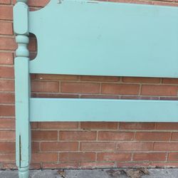 Vintage bedframe, full with slats and box spring