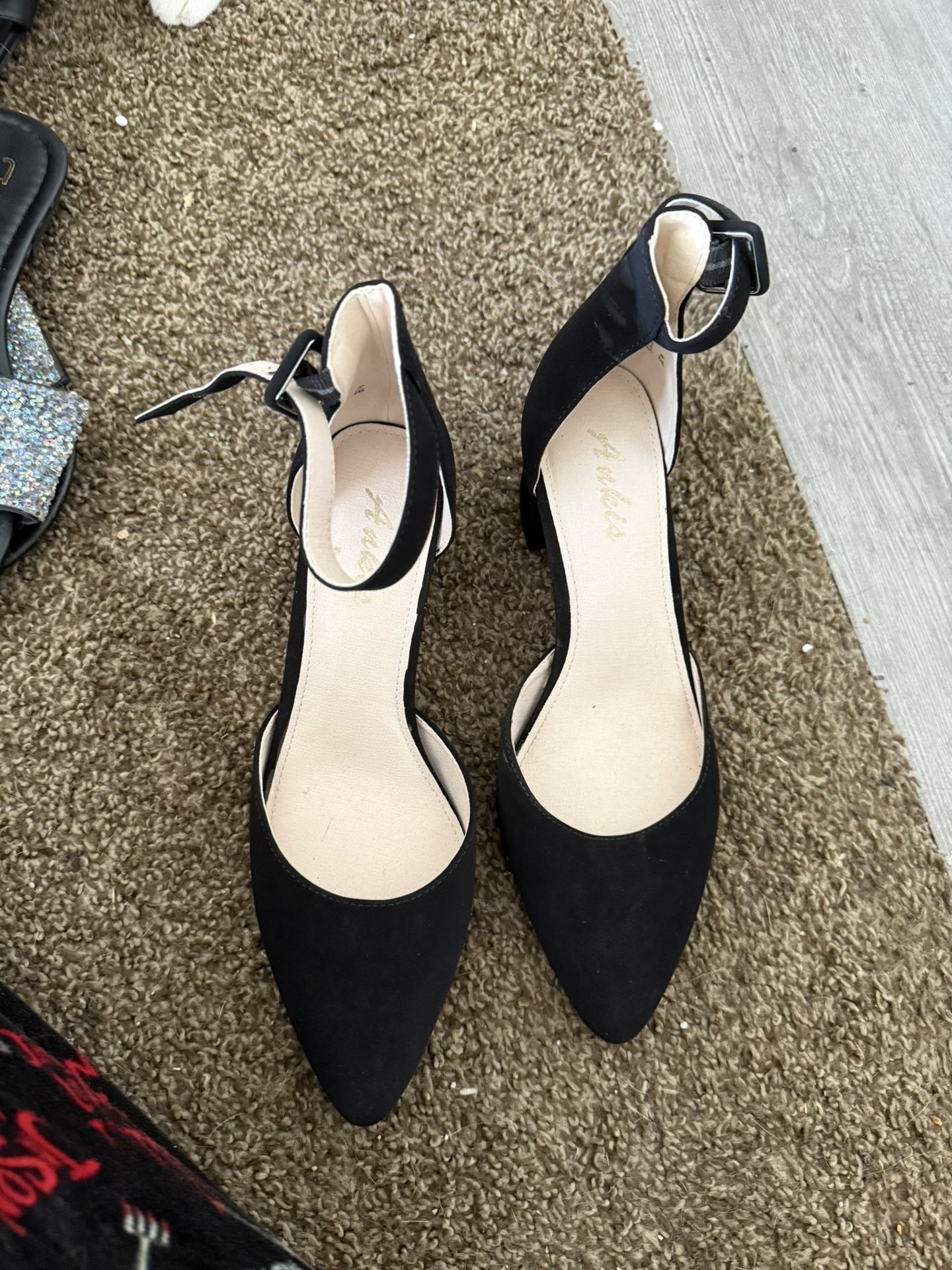 Women’s Shoes For Sale( Please Read The Description Need Gone ASAP)