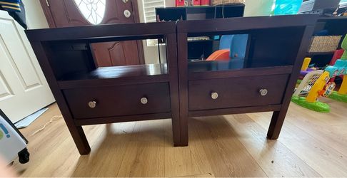 Zocalo solid wood matching night stands