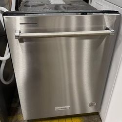 KitchenAid 24" Stainless Steel with PrintShield Finish Built In Dishwasher KDTE334GPS