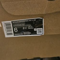 BRAND NEW NIKE SHOES