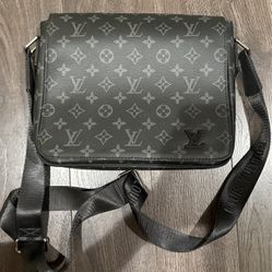 Louis Vuitton Crossbody bag