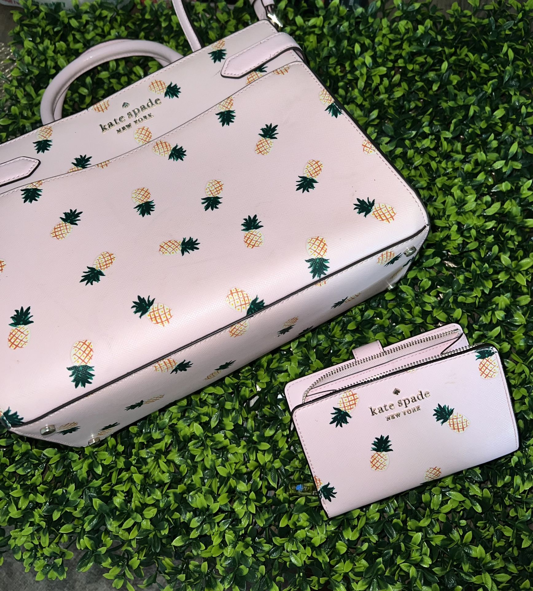 Pineapple π Kate Spade β οΈ/matching Wallet