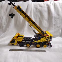 Huge Lego Construction Crane